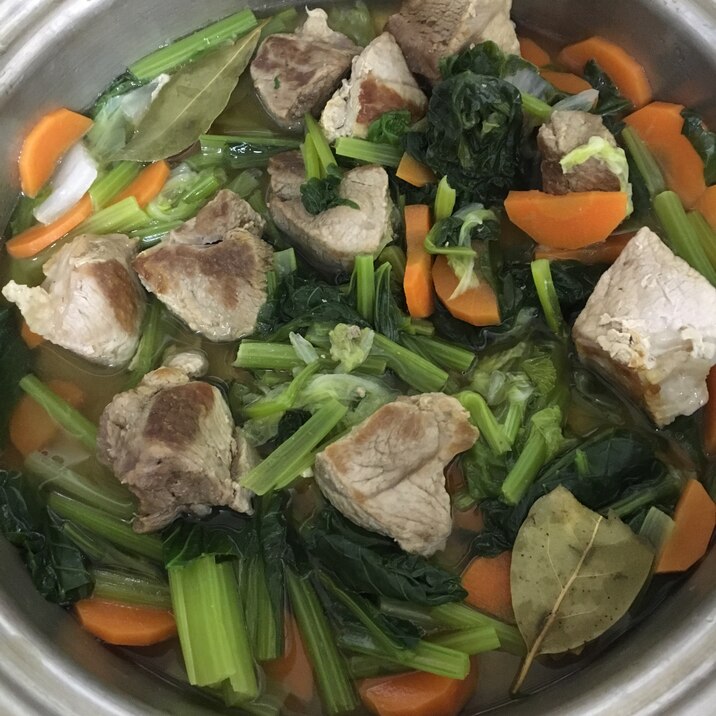 野菜たっぷり 豚肉と野菜のコンソメ煮